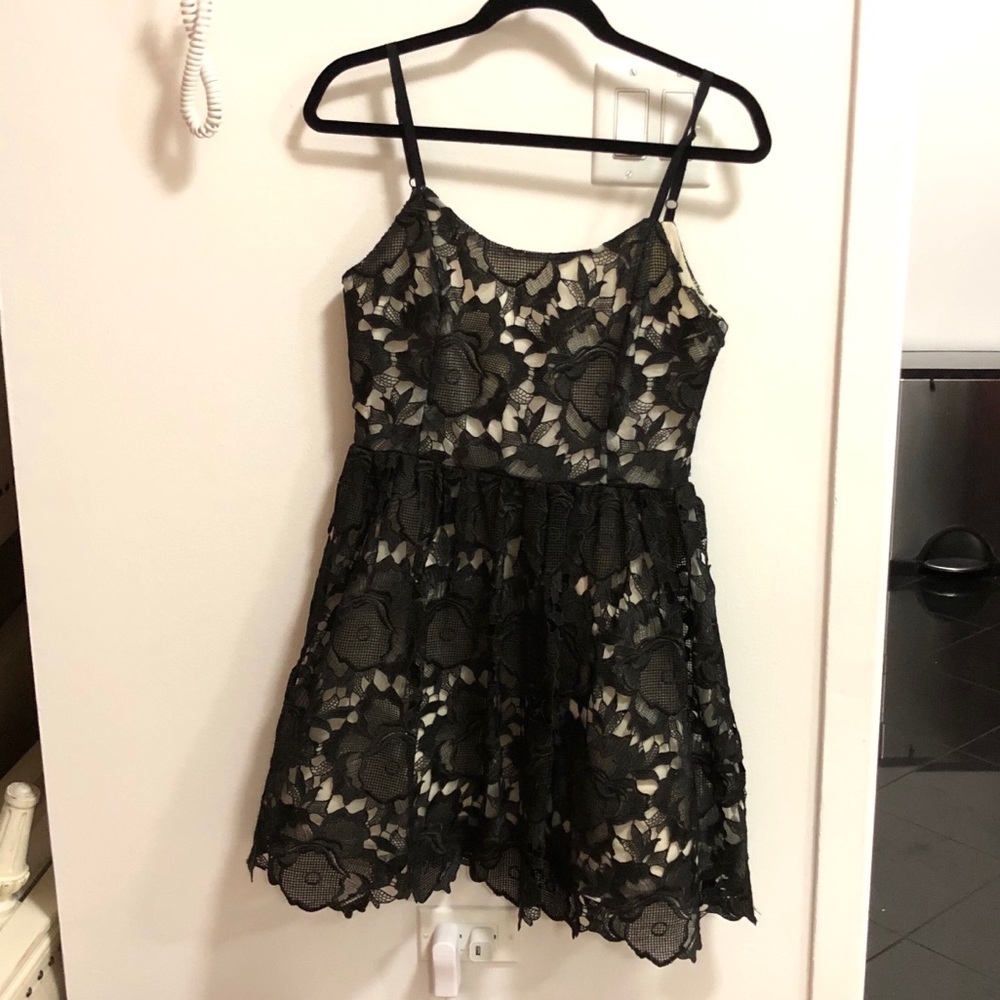 Alice + Olivia short black lace dress